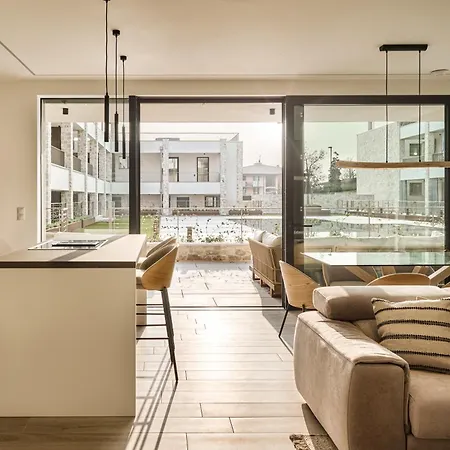 Salvatorehomes - Pure Luxury In The Centre Of With Pool & Private Jacuzzi - Casa Olivia - A 5 Star Luxury Collection At Garda דירה