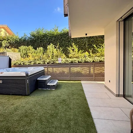 Salvatorehomes - Pure Luxury In The Centre Of With Pool & Private Jacuzzi - Casa Olivia - A 5 Star Luxury Collection At Garda דירה