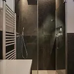 아파트 Salvatorehomes - Luxury In The Centre Of With Private Jacuzzi & Direct Access To Infinity Pool - Casa Olivia - A 5 Star Luxury Collection At Garda *