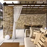 아파트 Salvatorehomes - Luxury In The Centre Of With Private Jacuzzi & Direct Access To Infinity Pool - Casa Olivia - A 5 Star Luxury Collection At Garda *