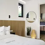 Salvatorehomes - Luxury In The Centre Of With Private Jacuzzi & Direct Access To Infinity Pool - Casa Olivia - A 5 Star Luxury Collection At Garda 아파트