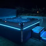아파트 Salvatorehomes - Luxury In The Centre Of With Private Jacuzzi & Direct Access To Infinity Pool - Casa Olivia - A 5 Star Luxury Collection At Garda *