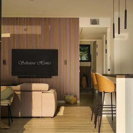 Apartment Salvatorehomes - Luxury In The Centre Of With Private Jacuzzi & Direct Access To Infinity Pool - Casa Olivia - A 5 Star Luxury Collection At Garda Bardolino