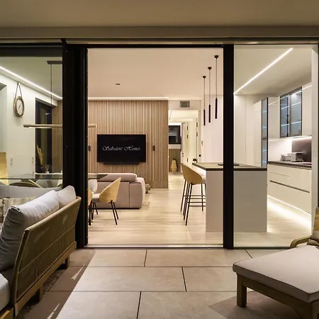 Salvatorehomes - Luxury In The Centre Of With Private Jacuzzi & Direct Access To Infinity Pool - Casa Olivia - A 5 Star Luxury Collection At Garda 아파트 *