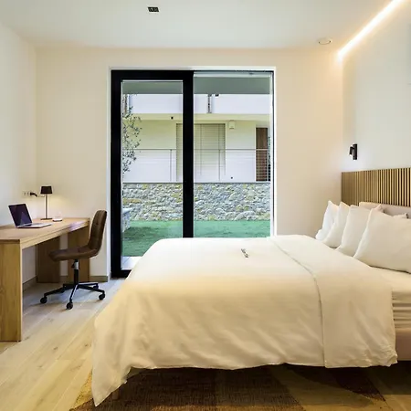 Salvatorehomes - Luxury In The Centre Of With Private Jacuzzi & Direct Access To Infinity Pool - Casa Olivia - A 5 Star Luxury Collection At Garda Bardolino