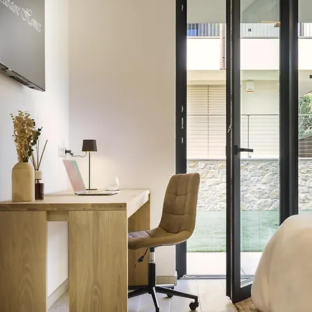Apartment Salvatorehomes - Luxury In The Centre Of With Private Jacuzzi & Direct Access To Infinity Pool - Casa Olivia - A 5 Star Luxury Collection At Garda Bardolino
