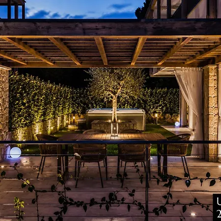 شقة Salvatorehomes - Luxury In The Centre Of With Private Jacuzzi & Direct Access To Infinity Pool - Casa Olivia - A 5 Star Luxury Collection At Garda باردولينو