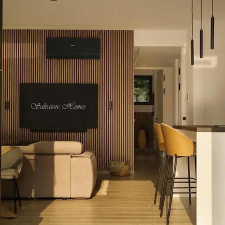 شقة Salvatorehomes - Luxury In The Centre Of With Private Jacuzzi & Direct Access To Infinity Pool - Casa Olivia - A 5 Star Luxury Collection At Garda باردولينو