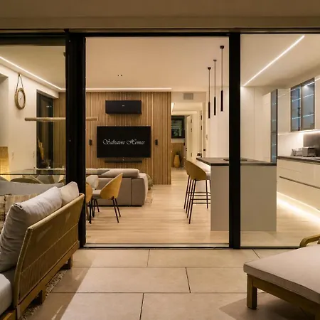 شقة Salvatorehomes - Luxury In The Centre Of With Private Jacuzzi & Direct Access To Infinity Pool - Casa Olivia - A 5 Star Luxury Collection At Garda