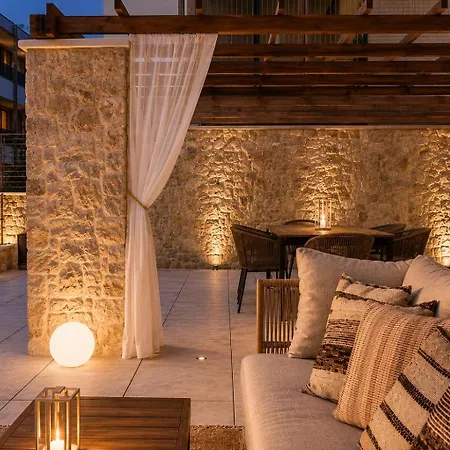 Salvatorehomes - Luxury In The Centre Of With Private Jacuzzi & Direct Access To Infinity Pool - Casa Olivia - A 5 Star Luxury Collection At Garda شقة *
